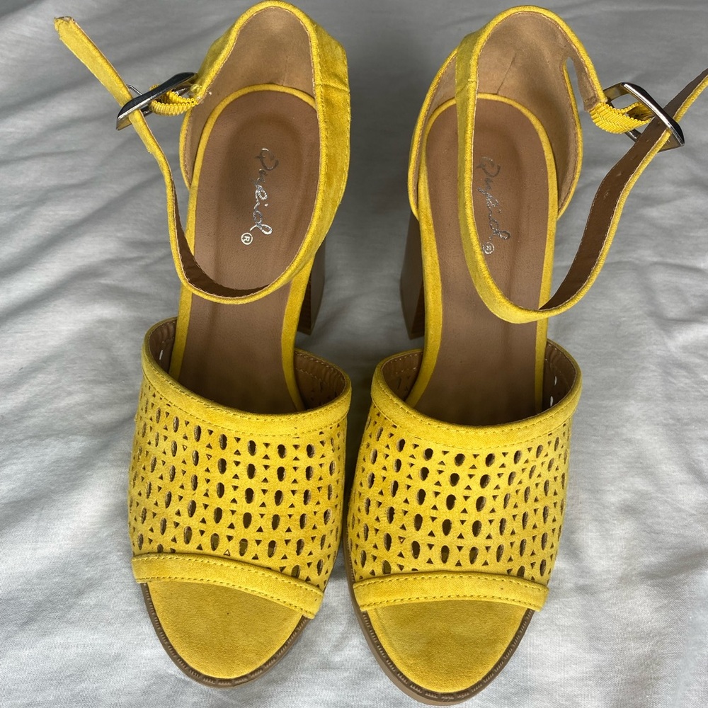 Qupid mustard heel sandals